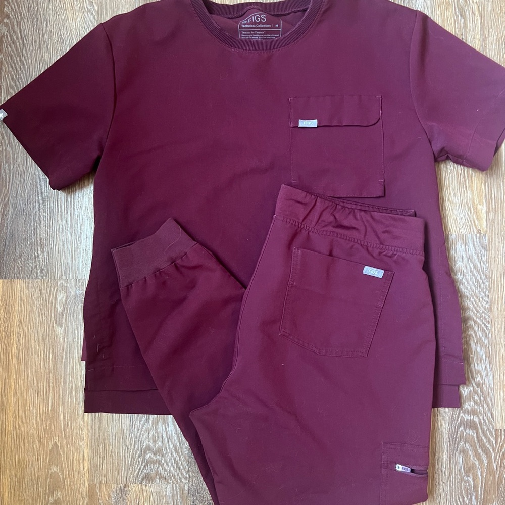 FIGS Short Sleeve Pocket Top & Jogger Set - Burgundy